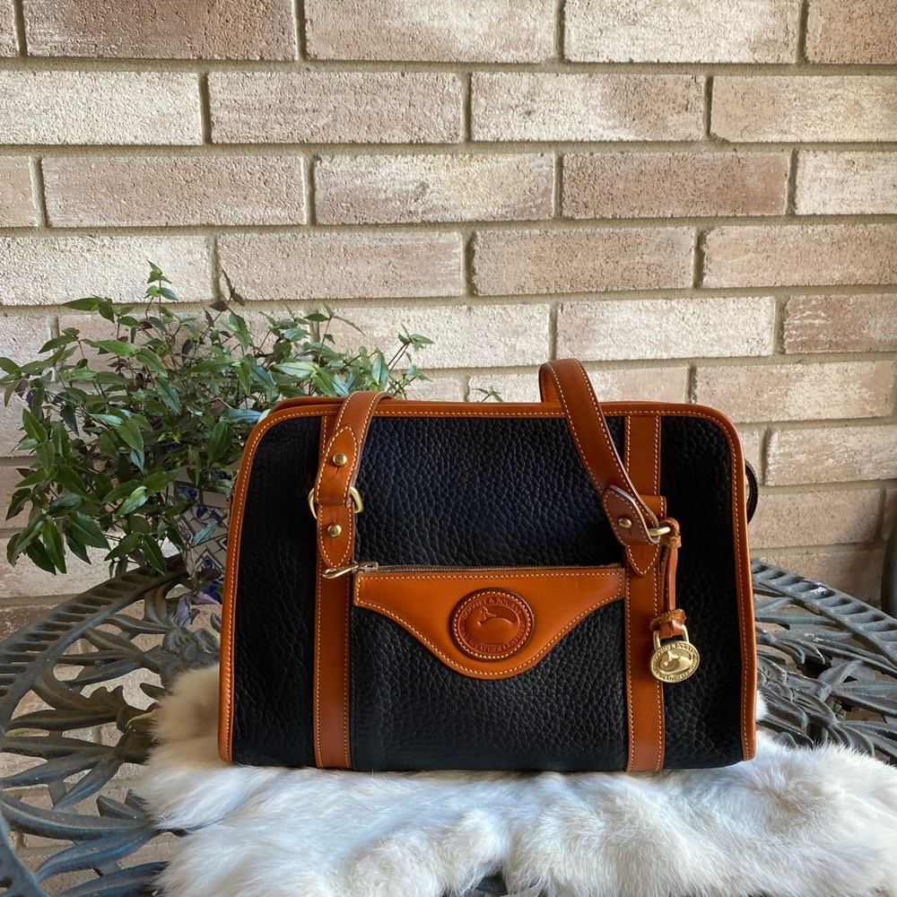Beautiful Vtg Dooney & Bourke Purse